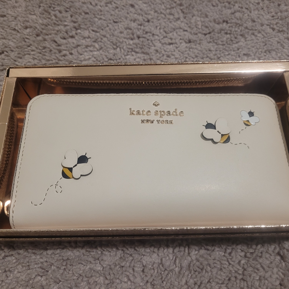 FINAL SALE! Kate Spade Wallet